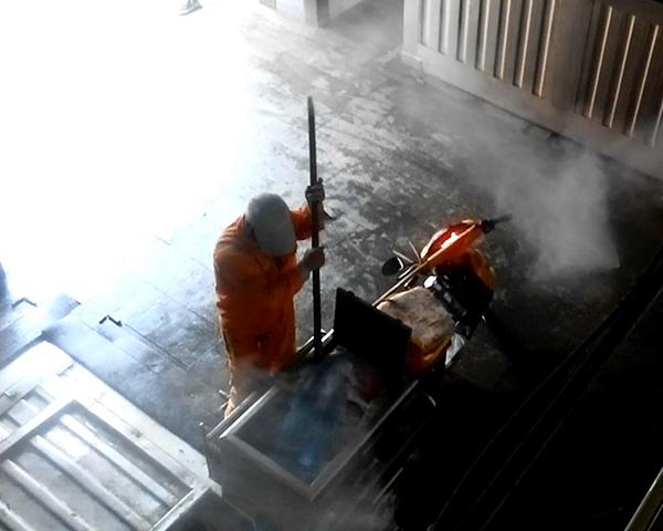 人工喷雾 人工喷雾